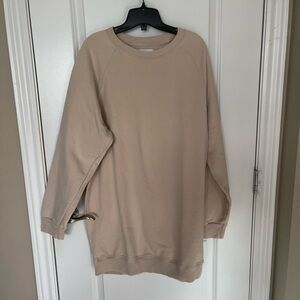 Great addition to anyone’s wardrobe, we can wear TNA sweatshirt dress!